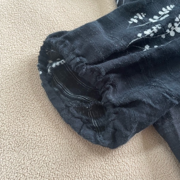 Universal Thread Long Sleeve Blouse Size Small - Picture 4 of 7